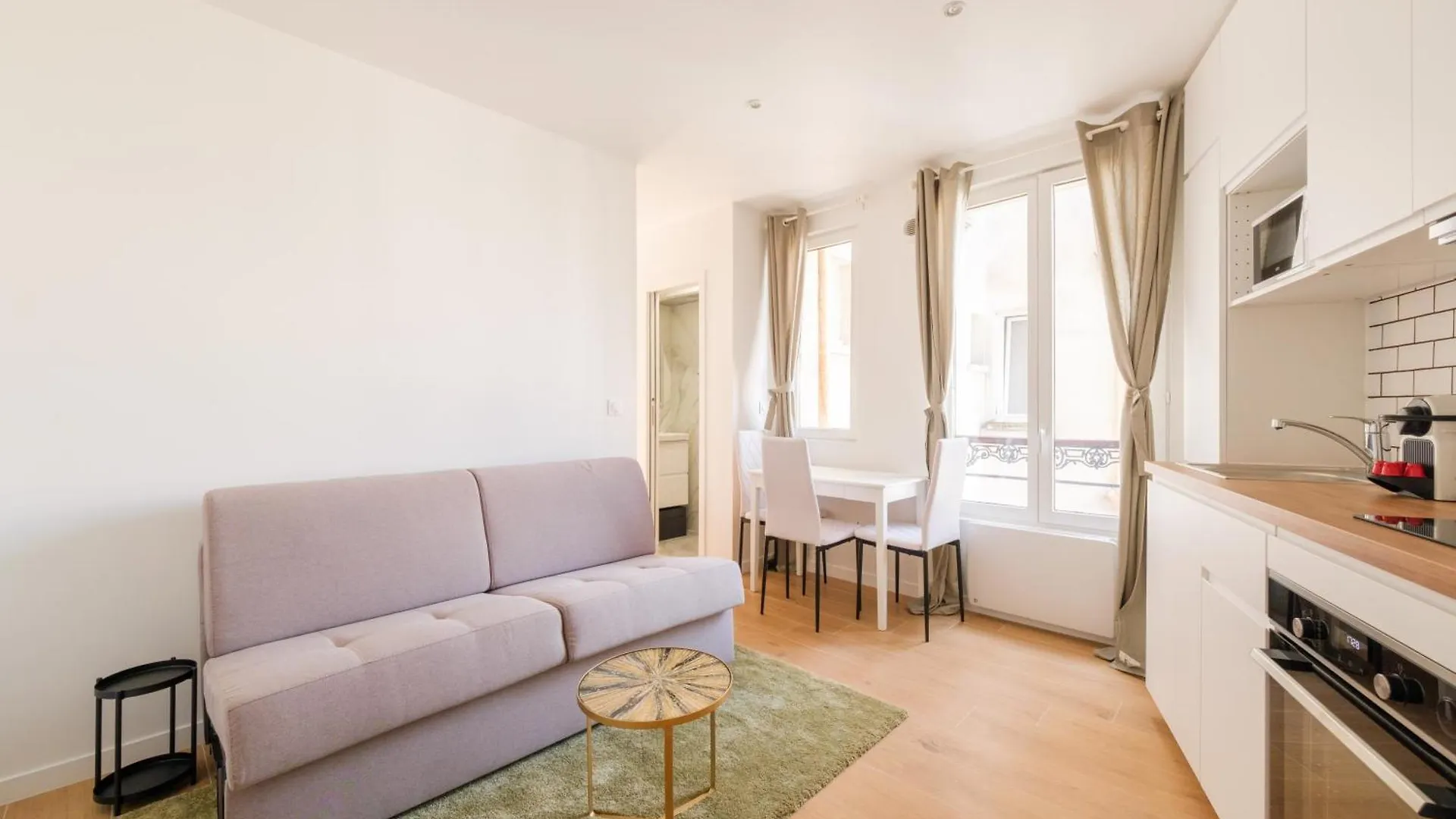 Magic Apartment 4P Sacre Coeur Parijs